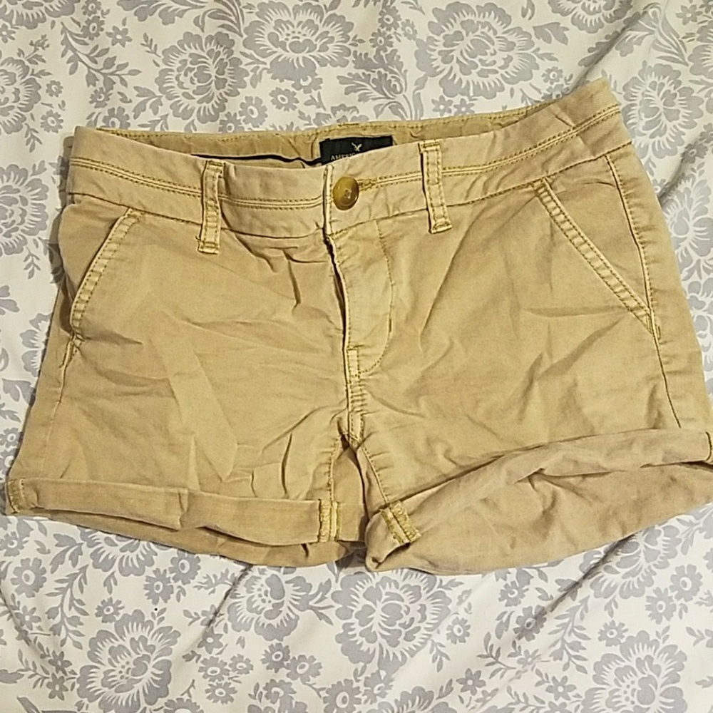 🚨CLOSET CLOSING 12/30🚨Khaki Shorts